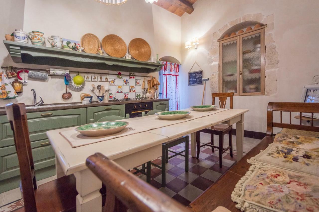 منزل الضيف دونافوغاتا  في Terre Di Cavalusi Relais المظهر الخارجي الصورة