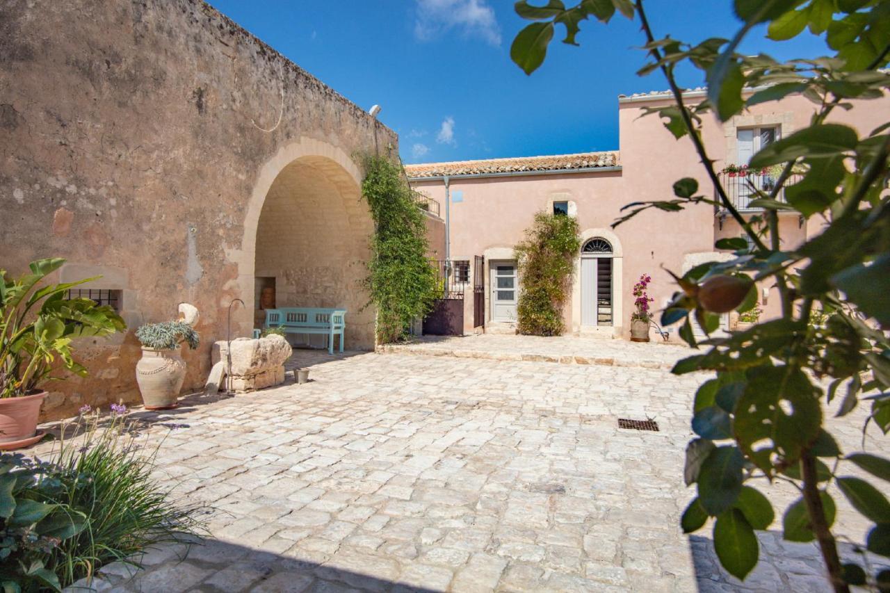 منزل الضيف دونافوغاتا  في Terre Di Cavalusi Relais المظهر الخارجي الصورة